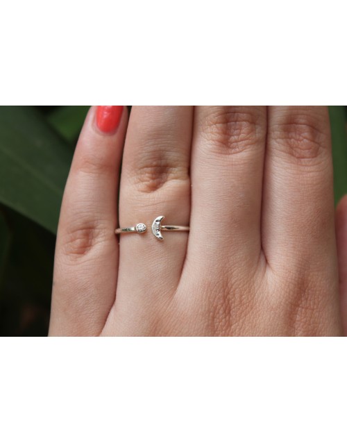 Moon Sparkle Ring// Silver